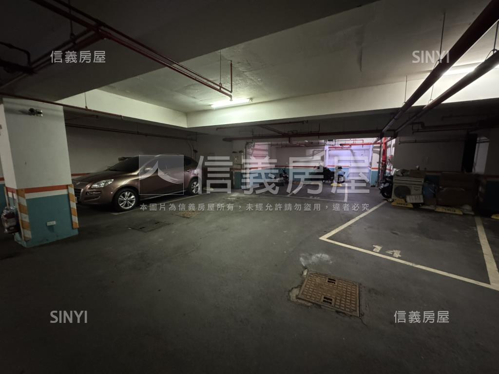 捷運御景３房車位房屋室內格局與周邊環境