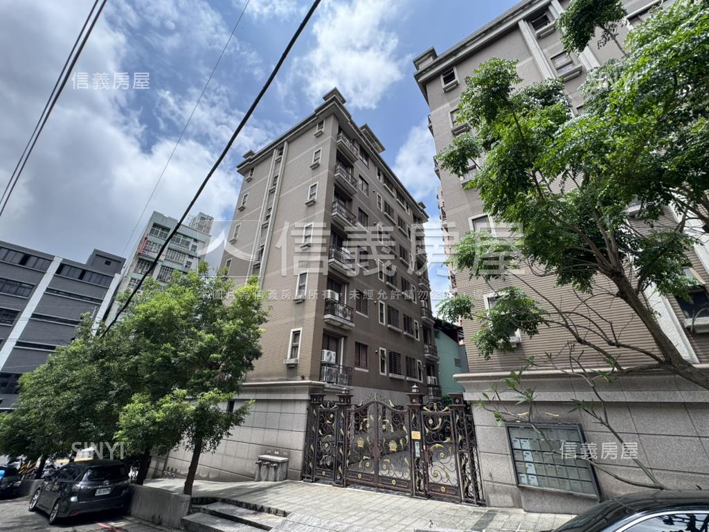 捷運御景３房車位房屋室內格局與周邊環境