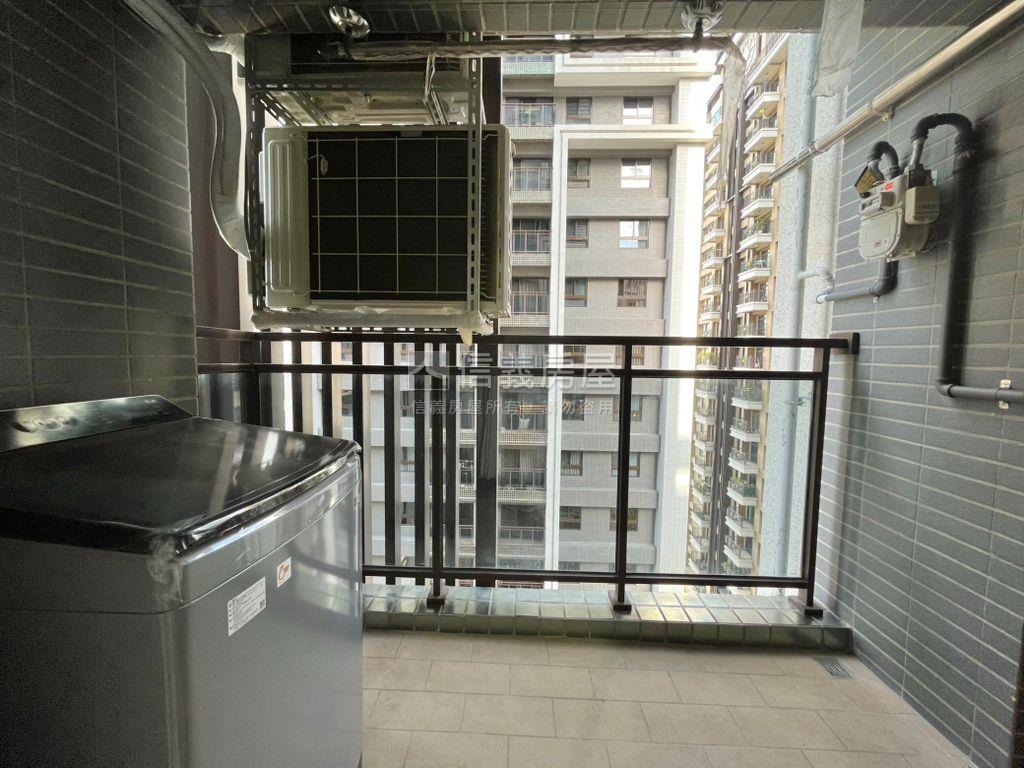 皇普莊園兩房平車全新裝潢房屋室內格局與周邊環境