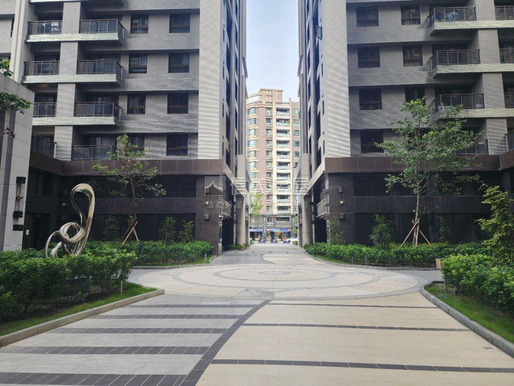 皇普莊園兩房平車全新裝潢房屋室內格局與周邊環境