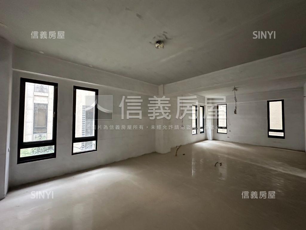 精銳霸氣大面寬豪墅房屋室內格局與周邊環境