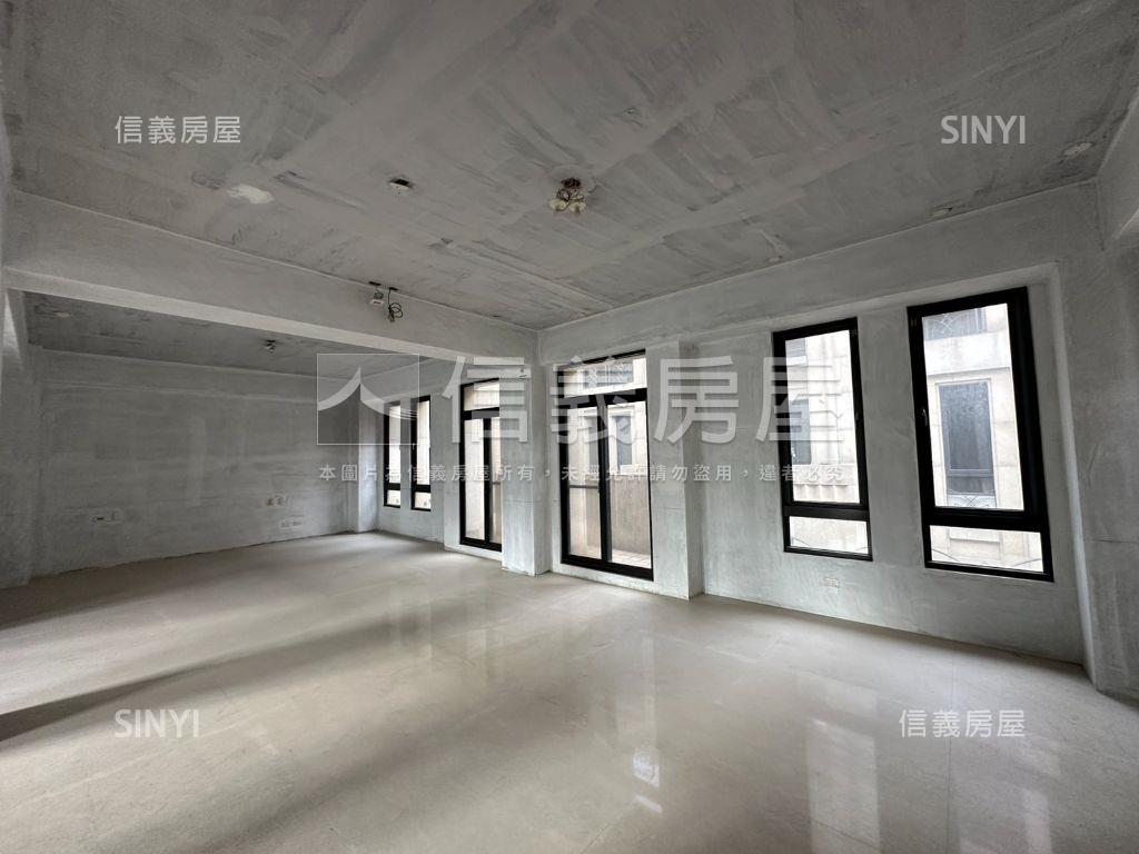 精銳霸氣大面寬豪墅房屋室內格局與周邊環境