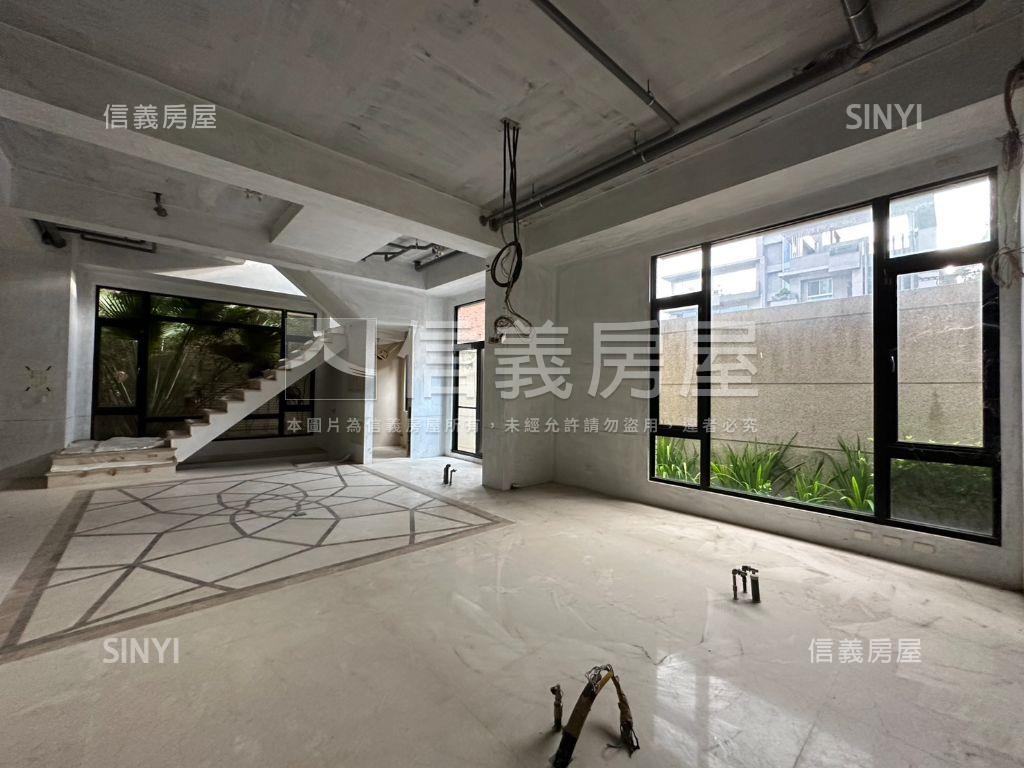 精銳霸氣大面寬豪墅房屋室內格局與周邊環境
