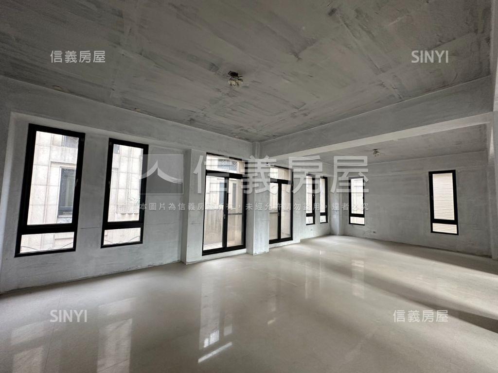 精銳霸氣大面寬豪墅房屋室內格局與周邊環境