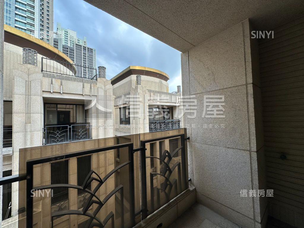 精銳霸氣大面寬豪墅房屋室內格局與周邊環境