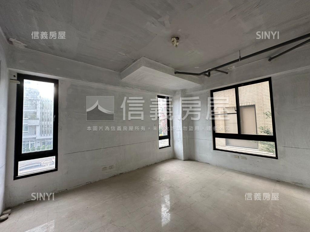 精銳霸氣大面寬豪墅房屋室內格局與周邊環境