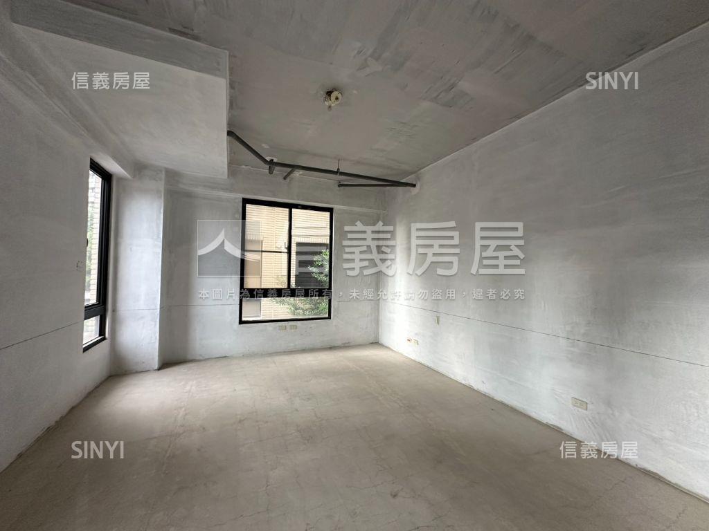 精銳霸氣大面寬豪墅房屋室內格局與周邊環境