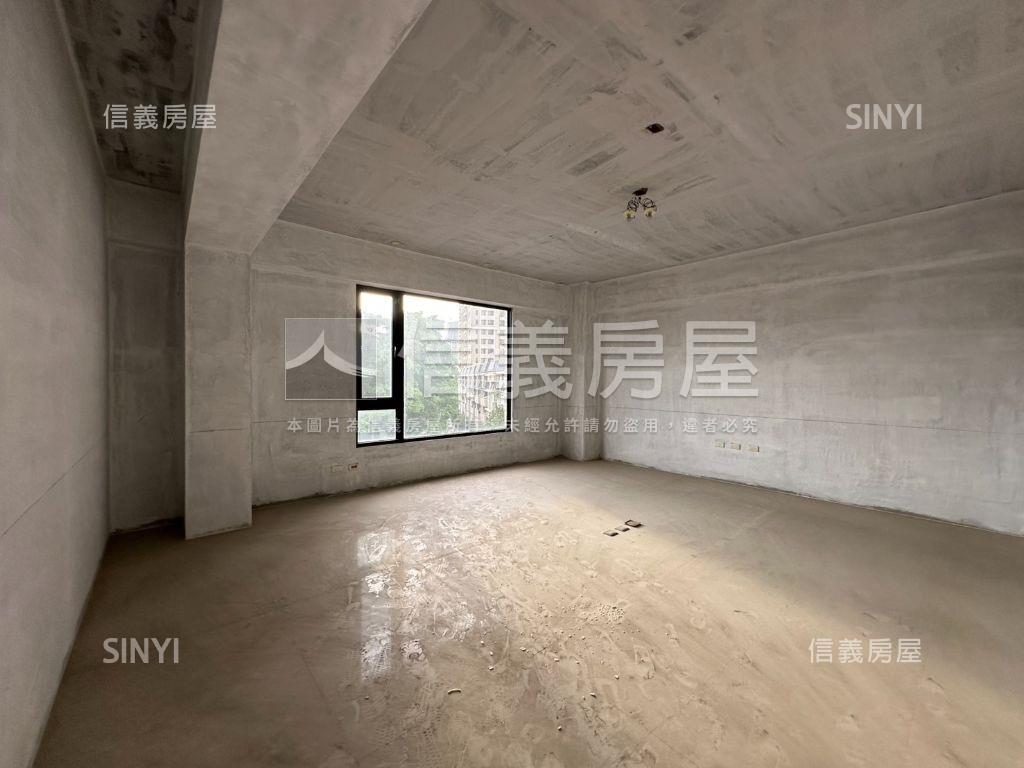 精銳霸氣大面寬豪墅房屋室內格局與周邊環境