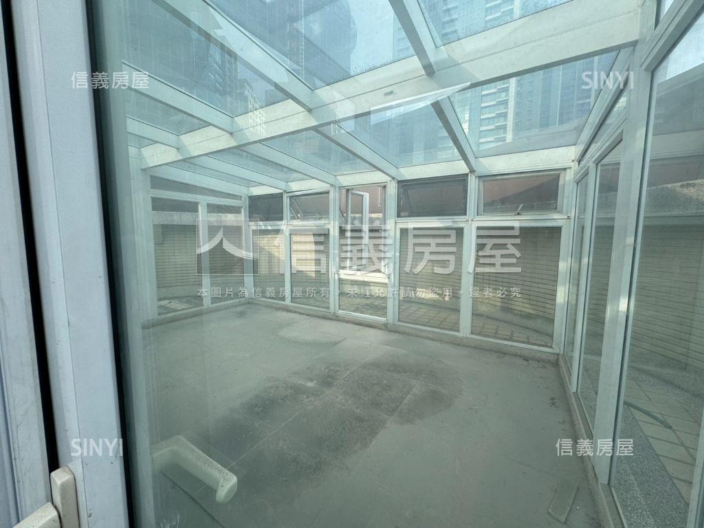 精銳霸氣大面寬豪墅房屋室內格局與周邊環境
