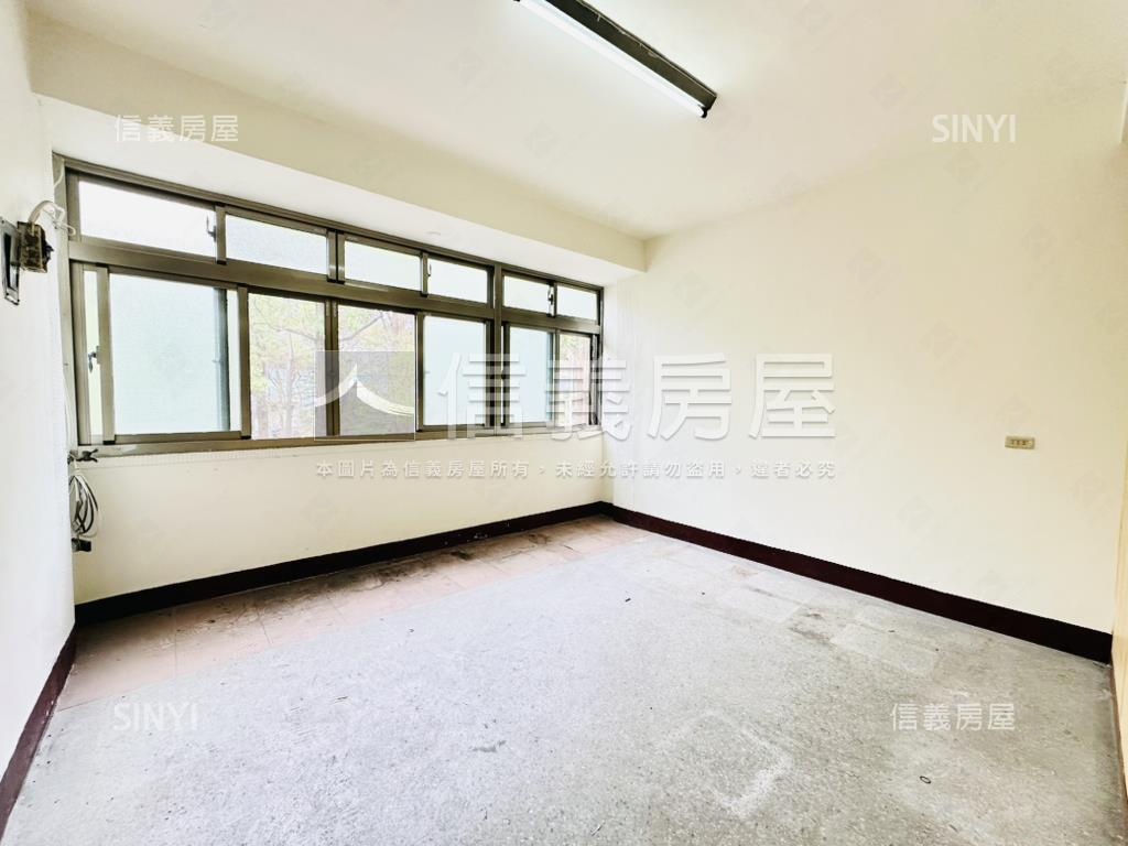 正東光園路綠園道臨路透天房屋室內格局與周邊環境