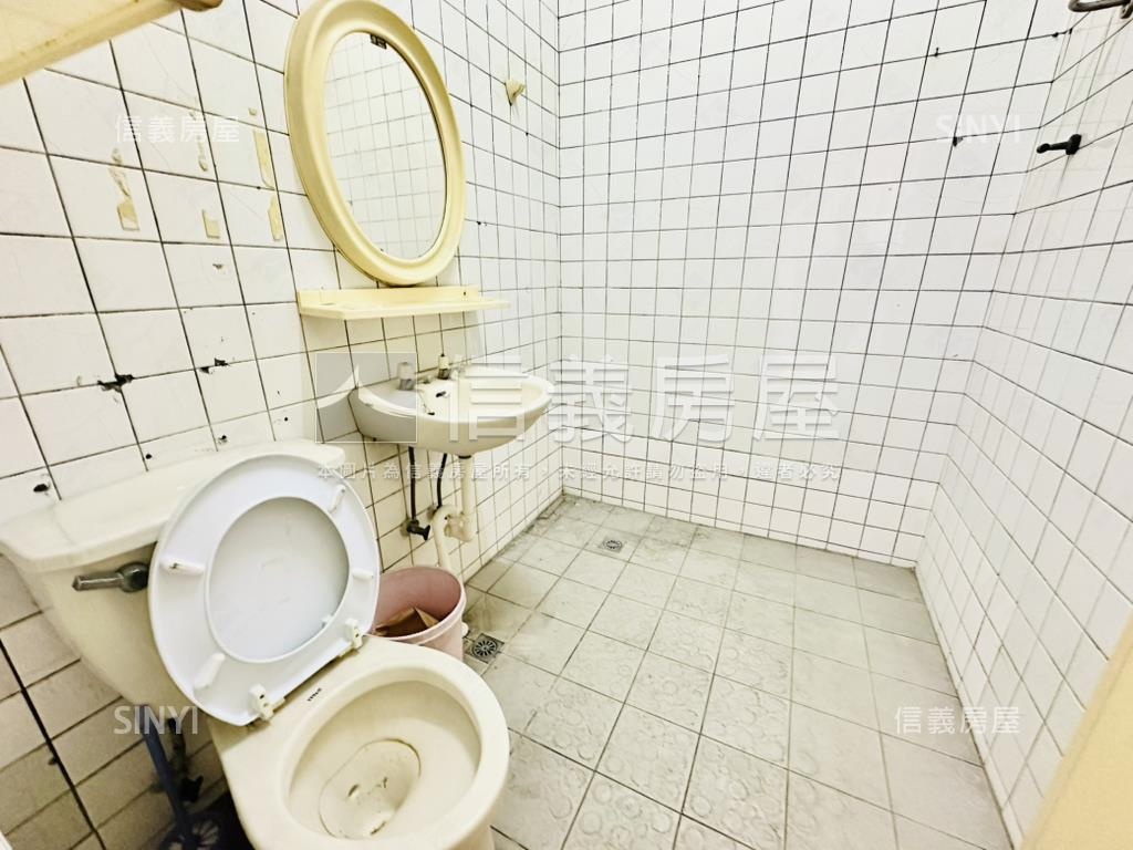 正東光園路綠園道臨路透天房屋室內格局與周邊環境