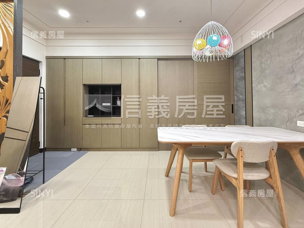 天森鳳山捷運三房平車房屋室內格局與周邊環境