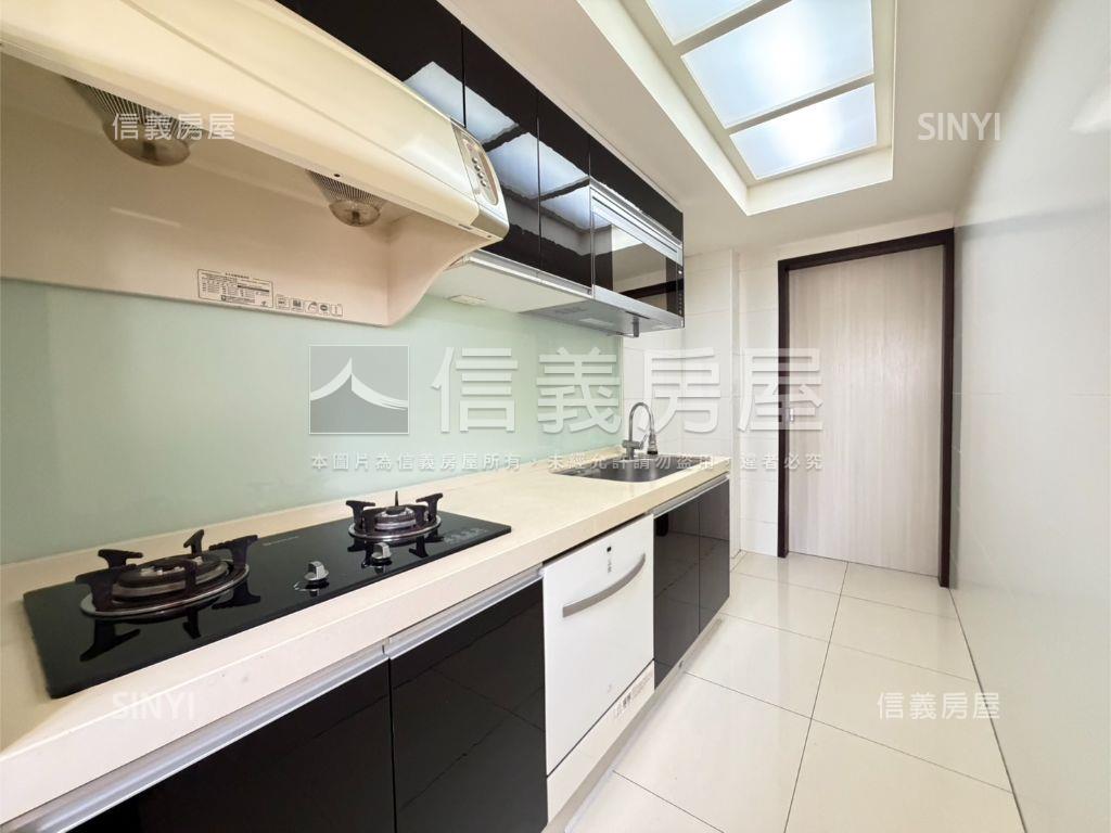 未來捷運生活三房車位房屋室內格局與周邊環境