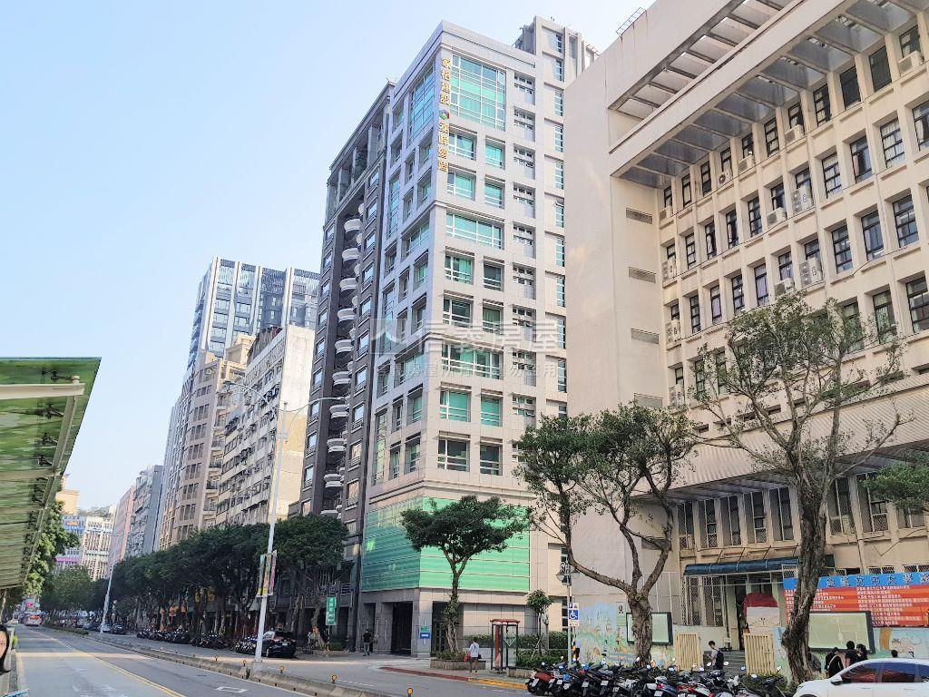 中正國中典菁品房屋室內格局與周邊環境