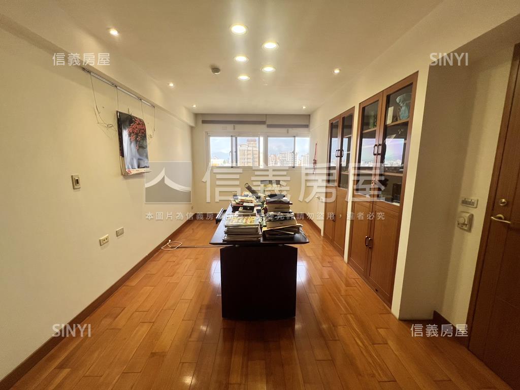 大安尊邸一整層四面環景房屋室內格局與周邊環境