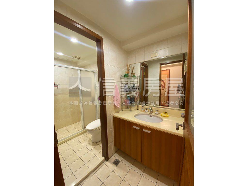 大安尊邸一整層四面環景房屋室內格局與周邊環境