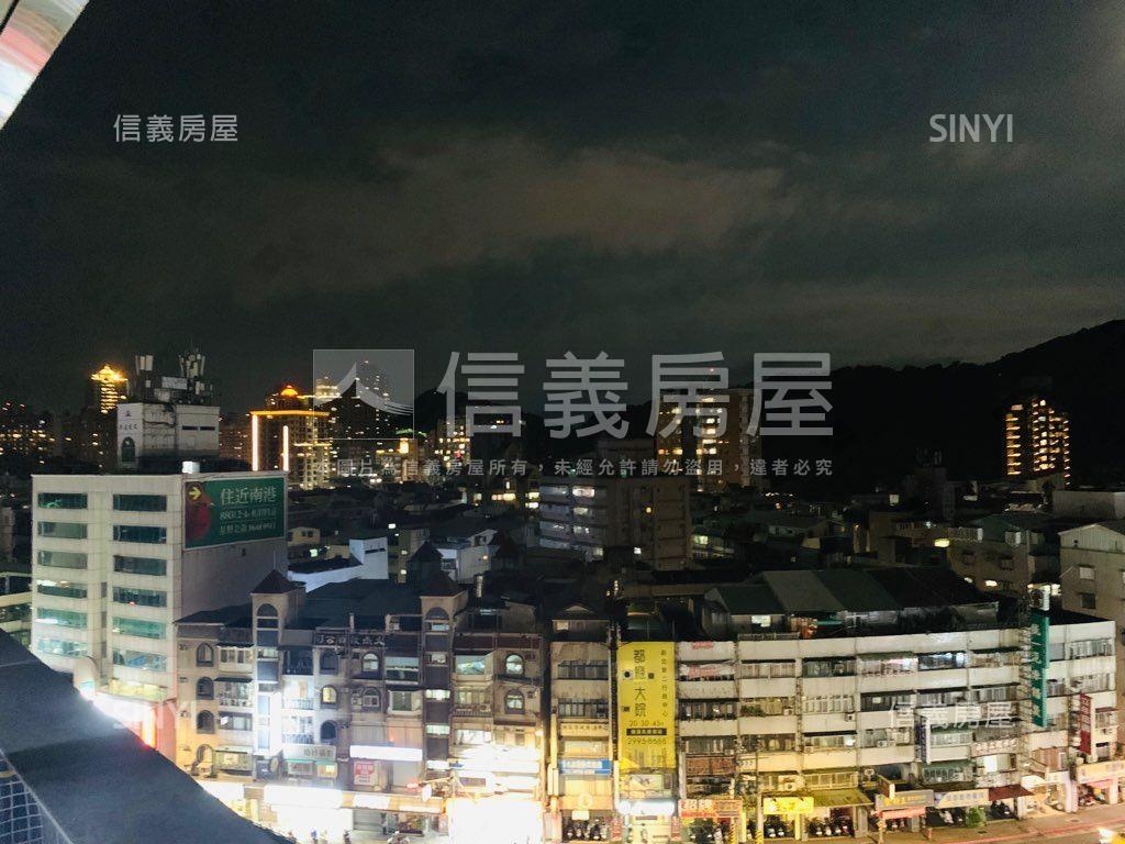 遠眺山景高樓兩房車位房屋室內格局與周邊環境