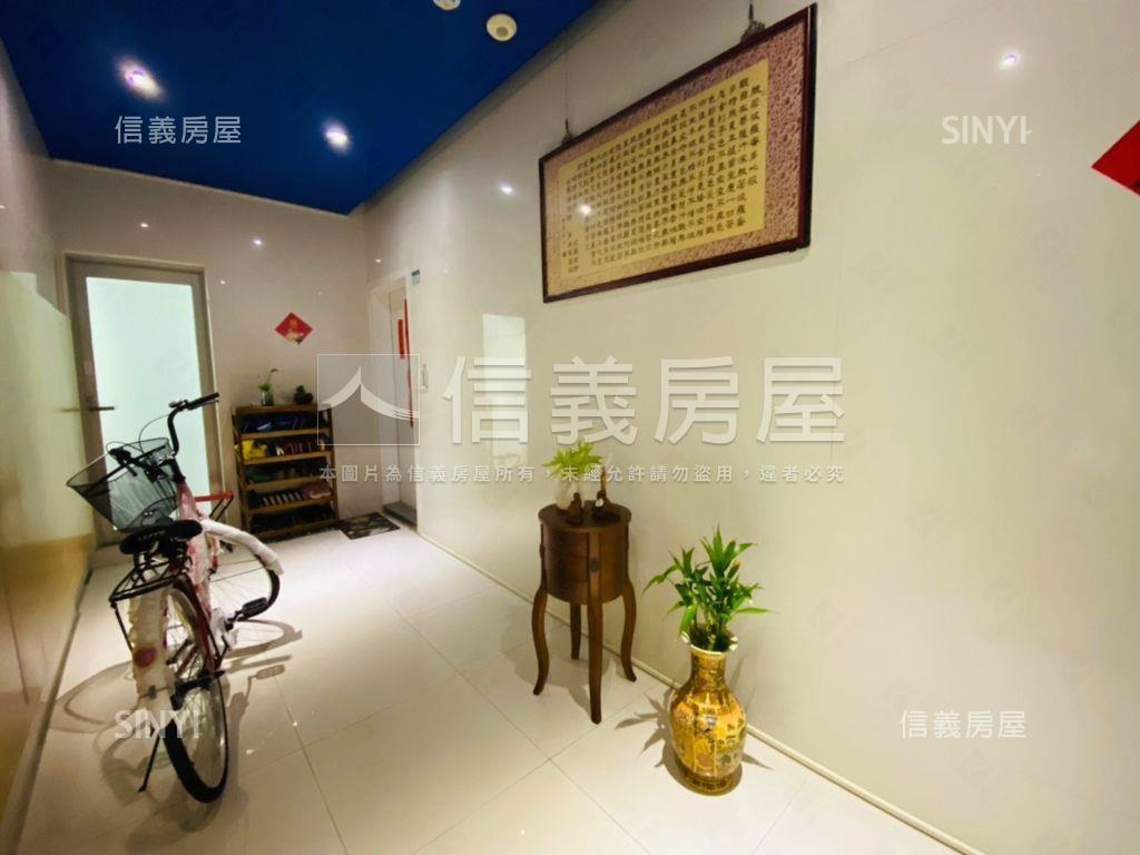 遠眺山景高樓兩房車位房屋室內格局與周邊環境