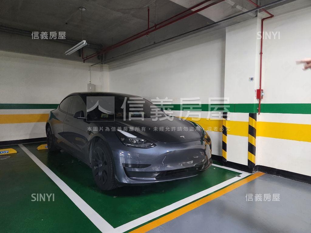 專任Ａ１９兩房雙衛車位房屋室內格局與周邊環境