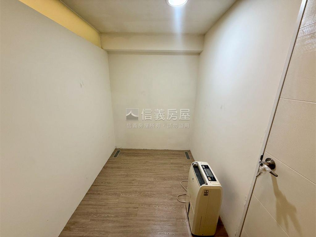 近萬家福平車庭院美宅房屋室內格局與周邊環境