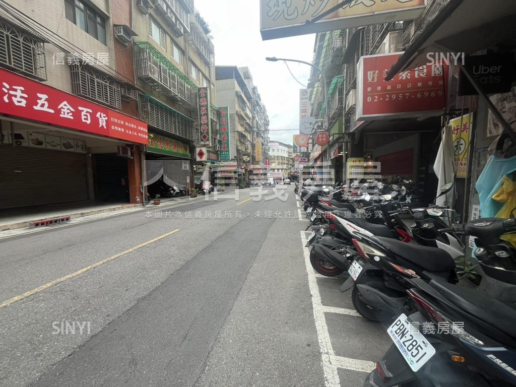 熱鬧黃金金店面房屋室內格局與周邊環境