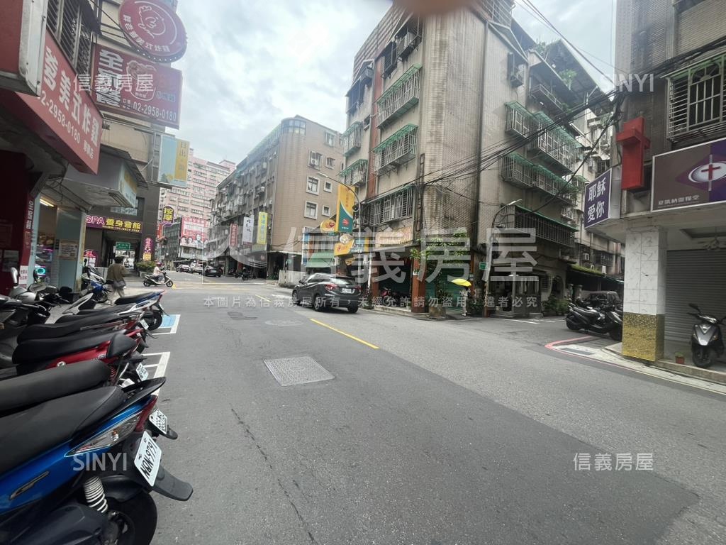 熱鬧黃金金店面房屋室內格局與周邊環境