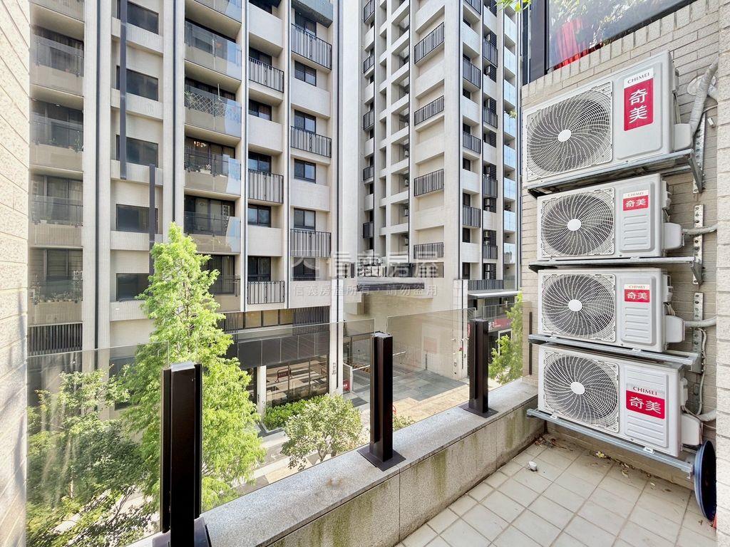 竹北ＡＩ公園旁大三房房屋室內格局與周邊環境