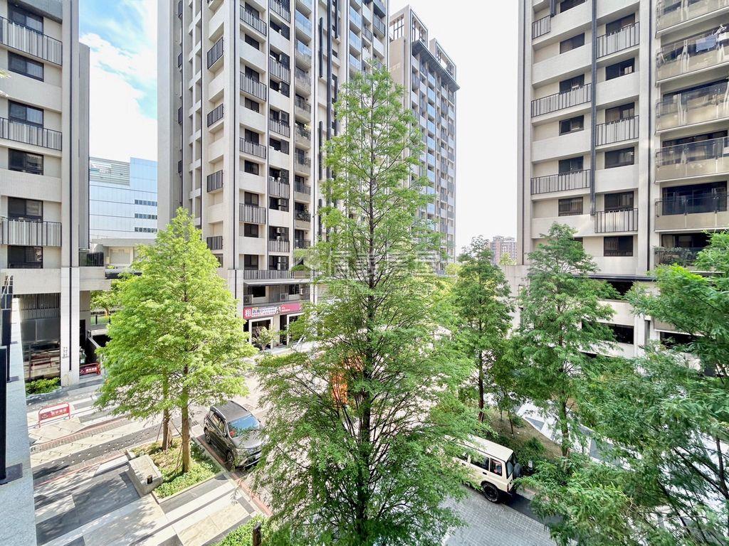 竹北ＡＩ公園旁大三房房屋室內格局與周邊環境