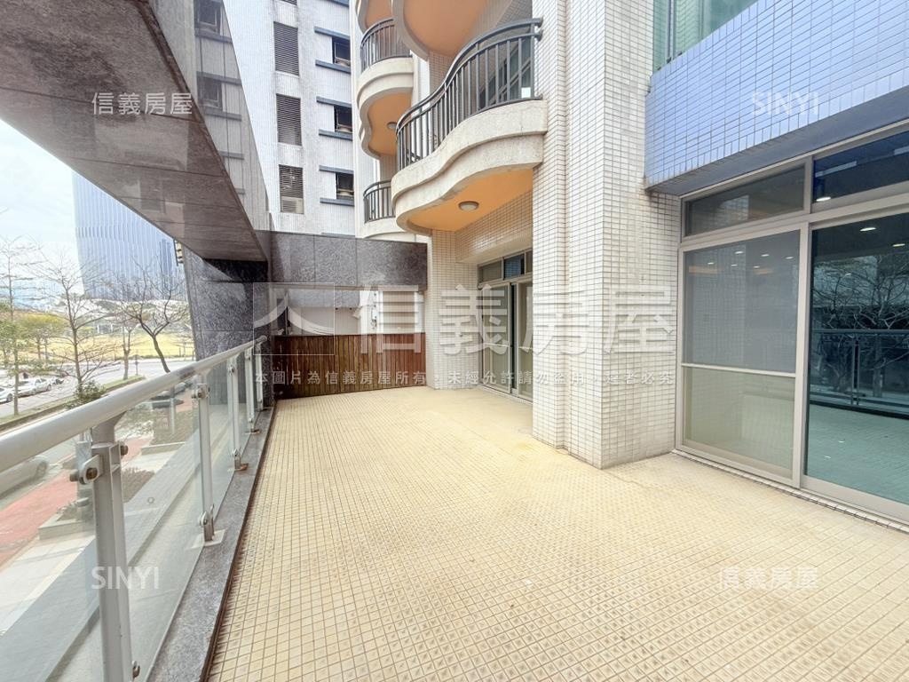 高鐵百坪商業登記角店房屋室內格局與周邊環境