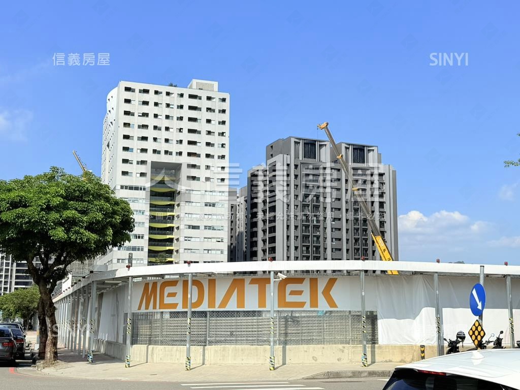 高鐵百坪商業登記角店房屋室內格局與周邊環境