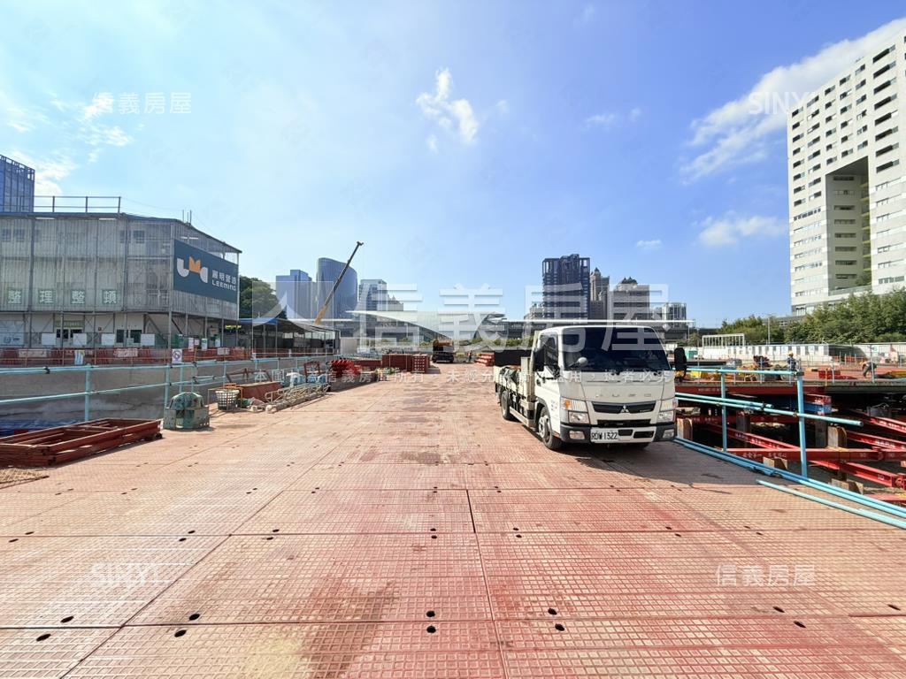 高鐵百坪商業登記角店房屋室內格局與周邊環境
