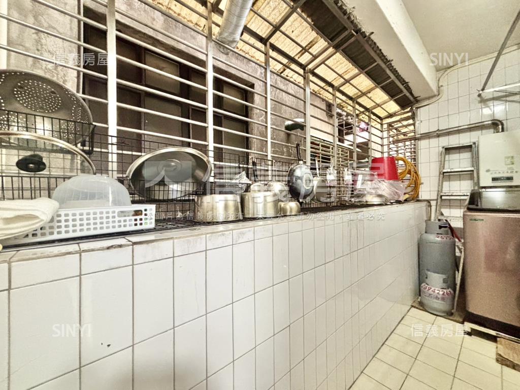 蒼翠欲滴●採光大四房房屋室內格局與周邊環境