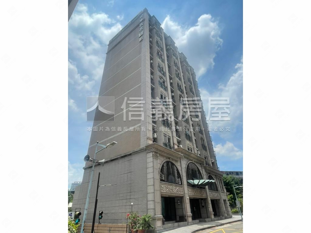 敦北圓頂＊挑高邊間捷運房屋室內格局與周邊環境