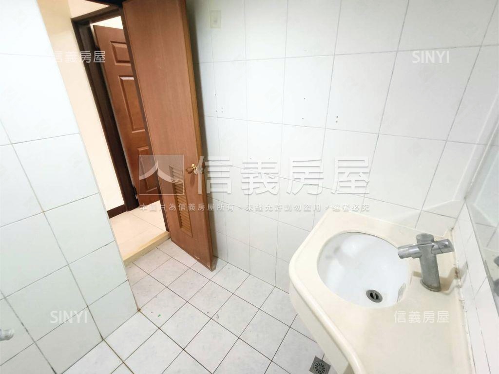 土庫家樂福旁高樓三房房屋室內格局與周邊環境