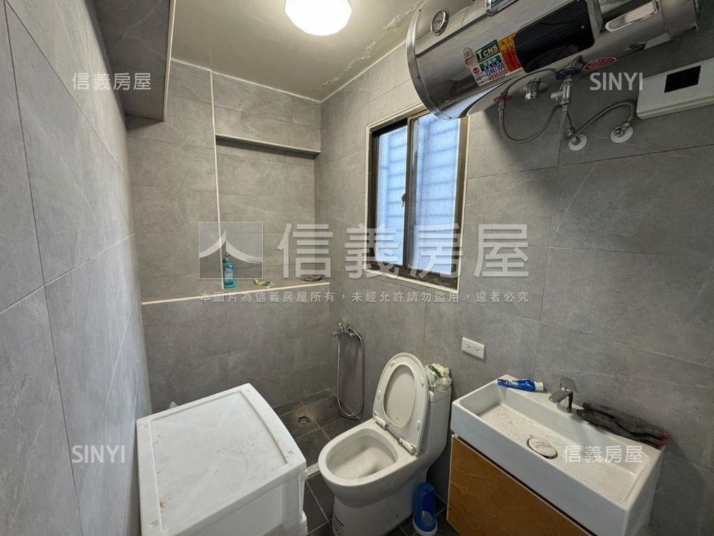 稀有☆新德街大空間含車位房屋室內格局與周邊環境