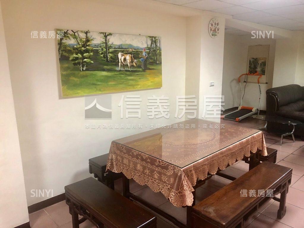 仁愛國中大面寬店面房屋室內格局與周邊環境