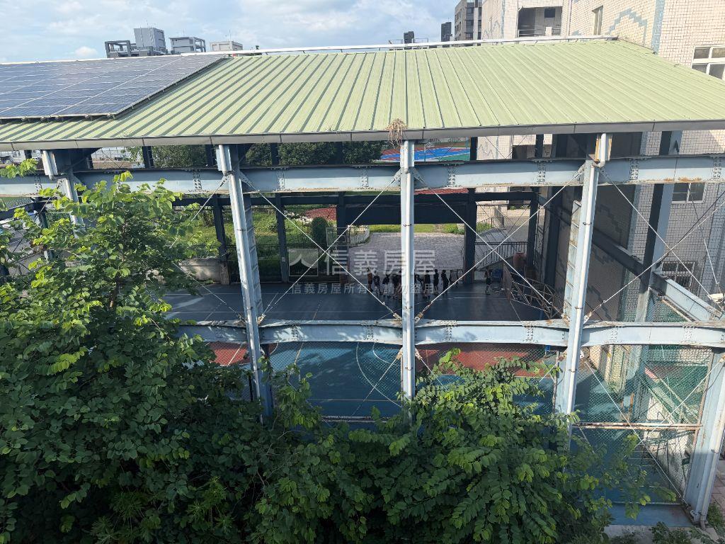 捷運旁－鶯桃住商透天好宅房屋室內格局與周邊環境