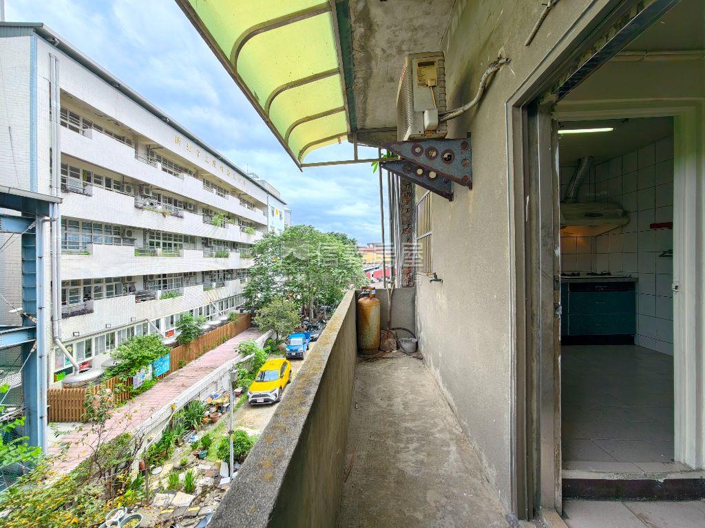 捷運旁－鶯桃住商透天好宅房屋室內格局與周邊環境