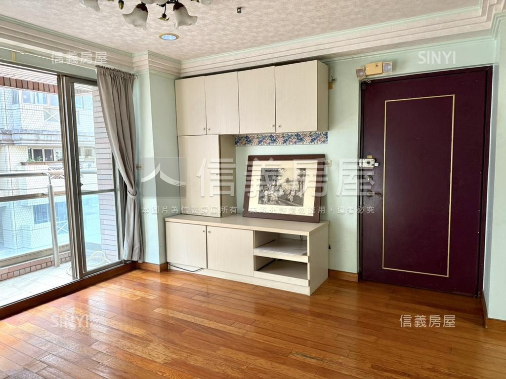 地中海夕陽海哇三房平車房屋室內格局與周邊環境