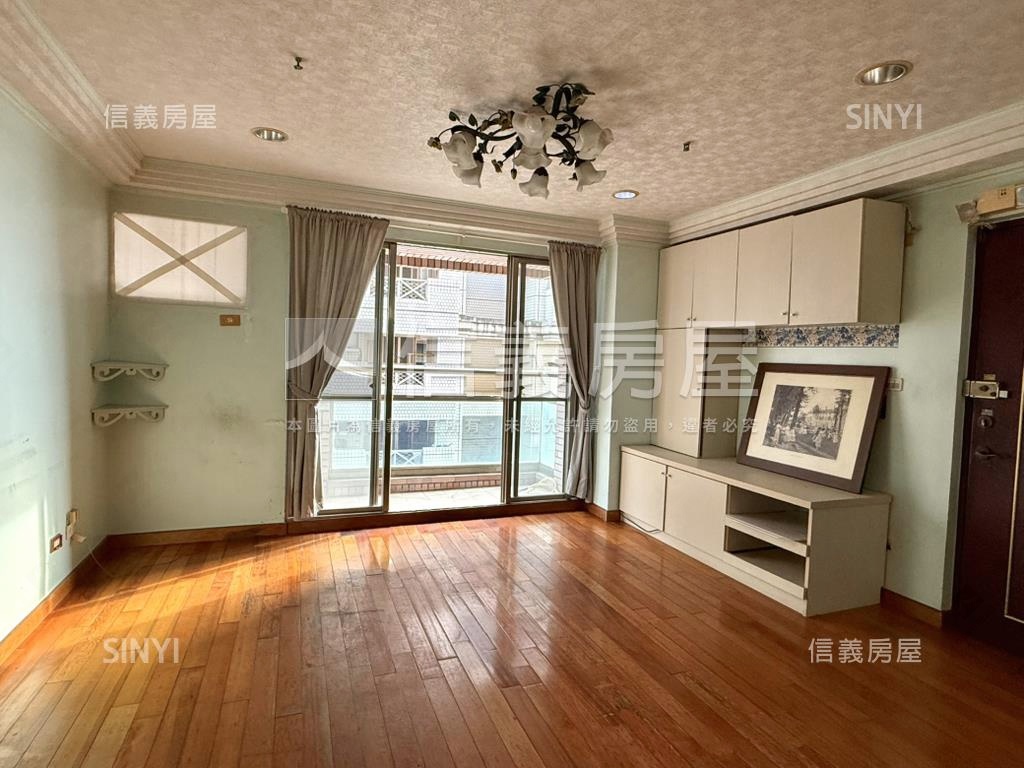 地中海夕陽海哇三房平車房屋室內格局與周邊環境