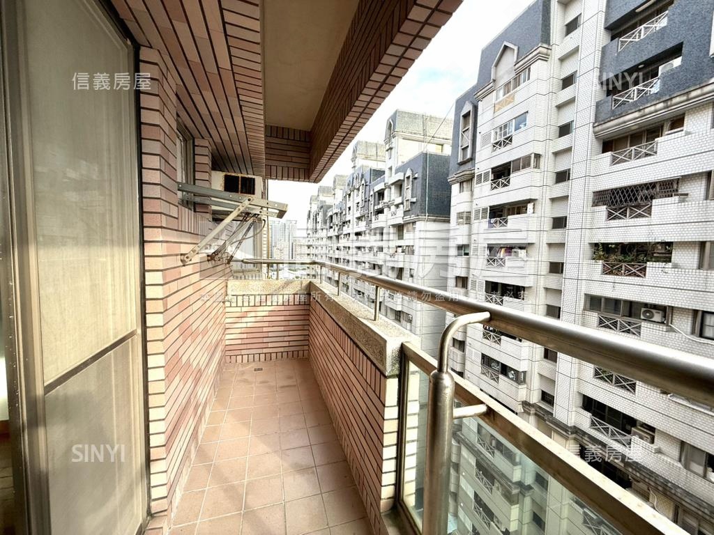 地中海夕陽海哇三房平車房屋室內格局與周邊環境