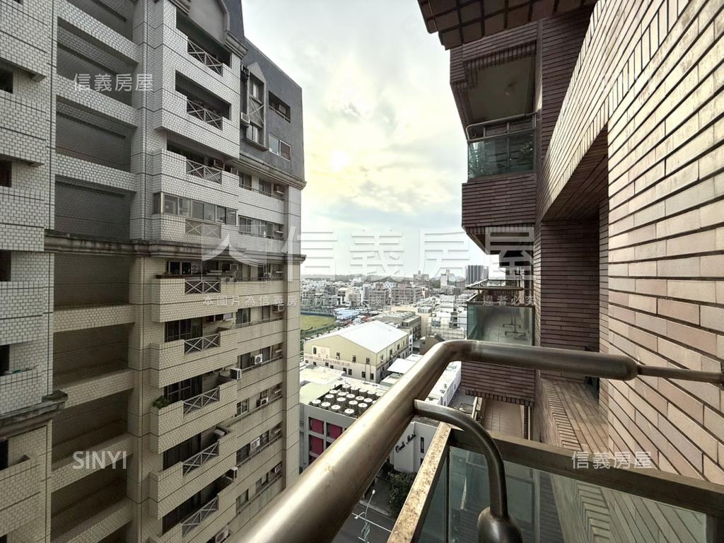 地中海夕陽海哇三房平車房屋室內格局與周邊環境