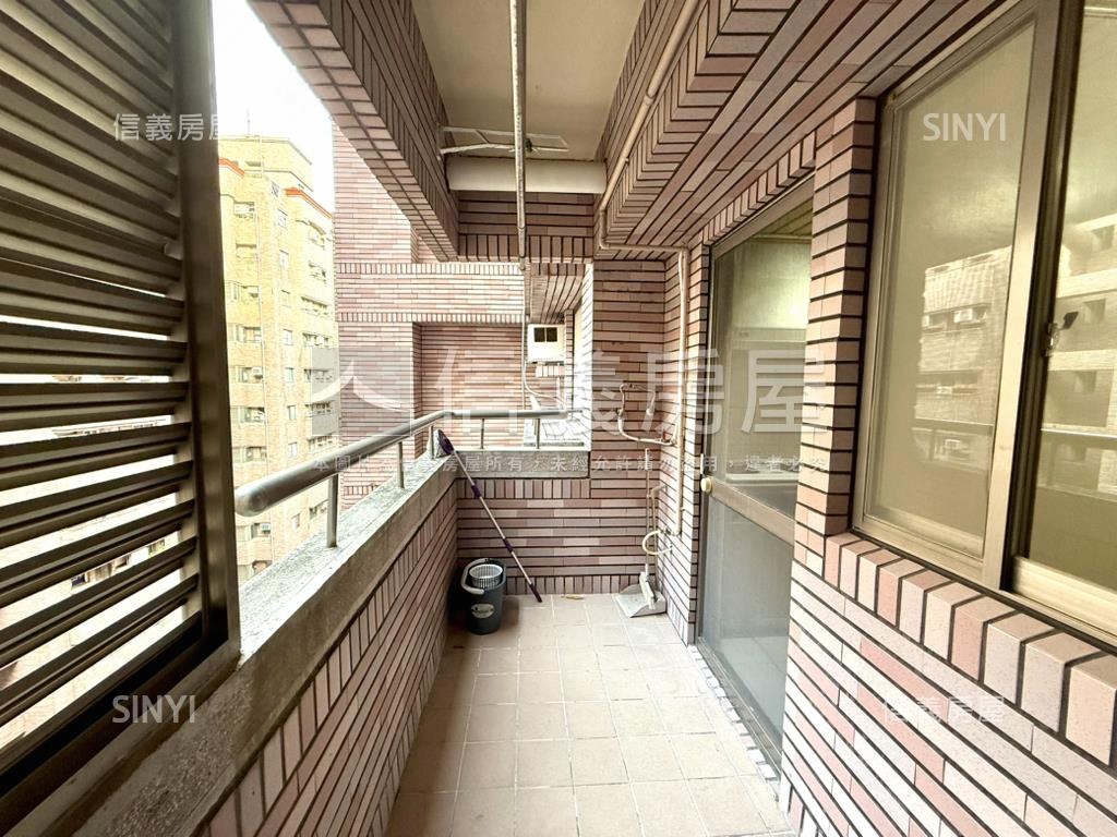 地中海夕陽海哇三房平車房屋室內格局與周邊環境