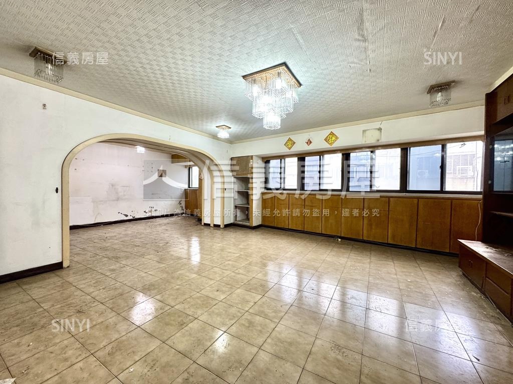 南西低公設河岸大坪數房屋室內格局與周邊環境