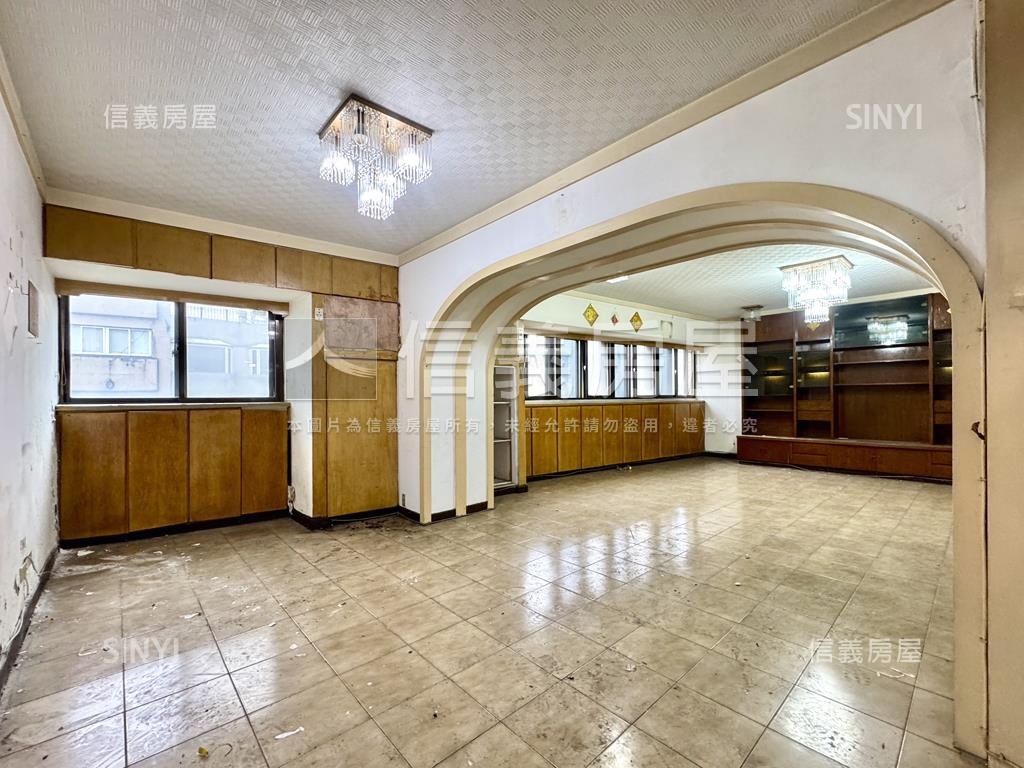 南西低公設河岸大坪數房屋室內格局與周邊環境