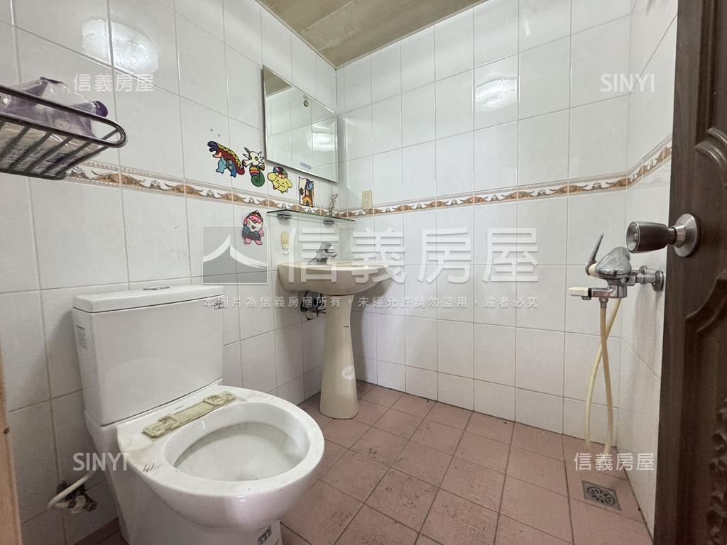 南西低公設河岸大坪數房屋室內格局與周邊環境