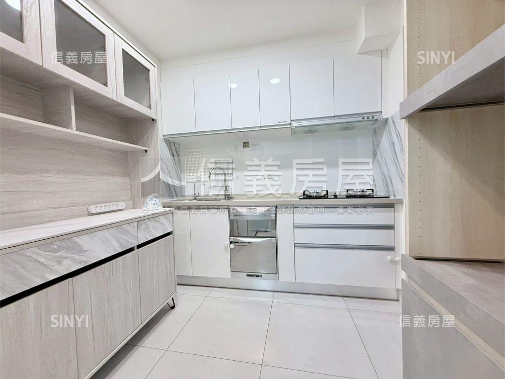 中科大雅藍鵲首席三房平車房屋室內格局與周邊環境