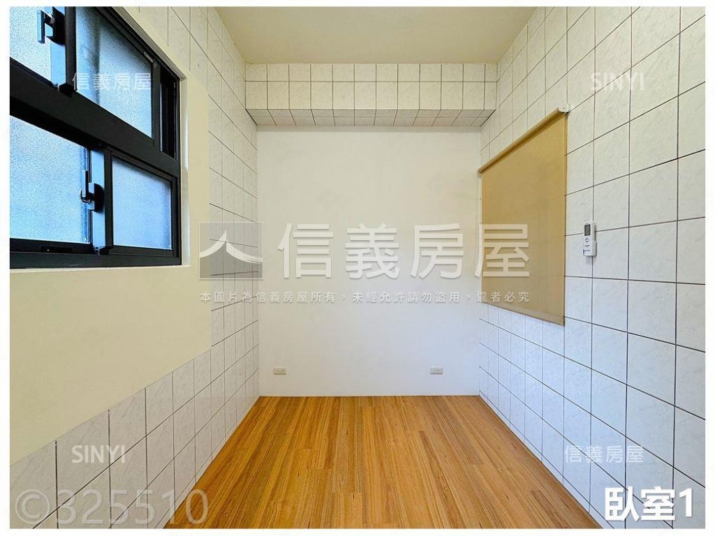 方便停車一樓及鄰地房屋室內格局與周邊環境