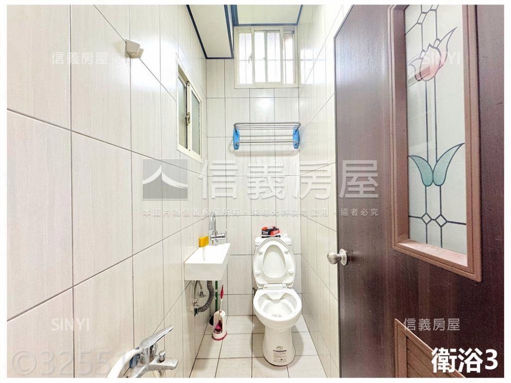 方便停車一樓及鄰地房屋室內格局與周邊環境