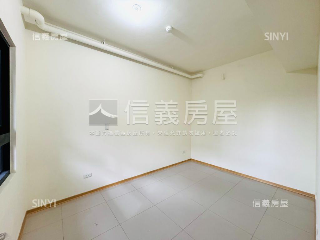 沐川邊間２房２衛＋車位房屋室內格局與周邊環境